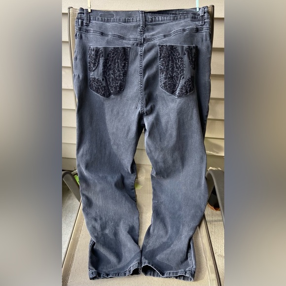 Well Worn Gloria Vanderbilt Sz-16/18 Petite Stylish Black Jeans w/Great Stretch🖤 - Picture 10 of 16